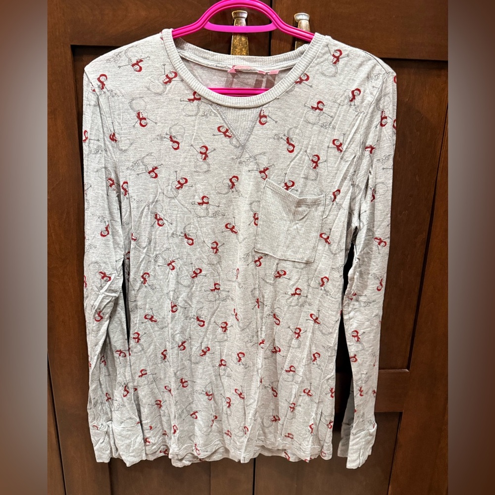 La Vie En Rose Gray Top with Red Accents.  Size medium. BNWOT